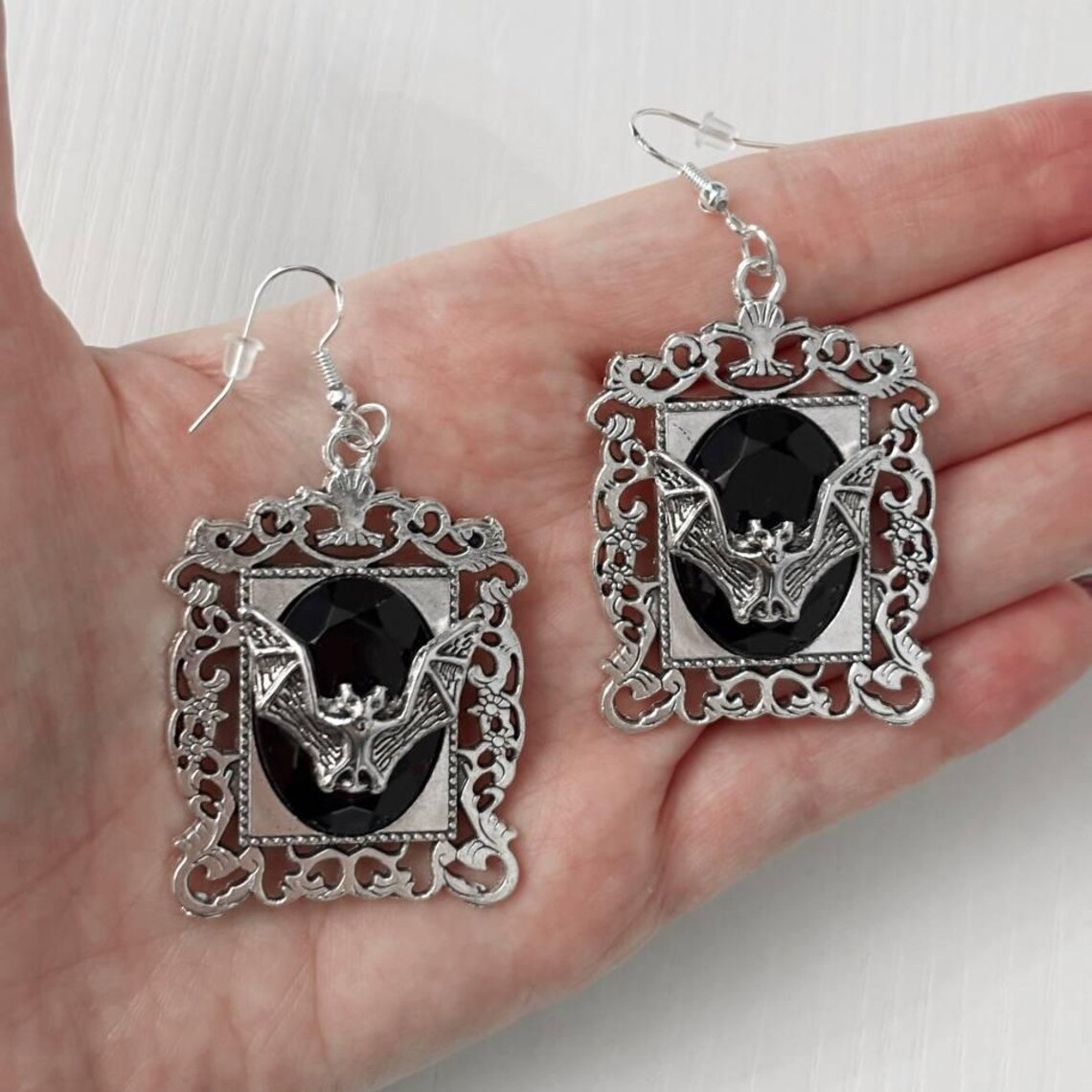 Vampir-Fledermaus-Ohrringe, Go – Women'S Vampire Accessories Bewertung und Preis